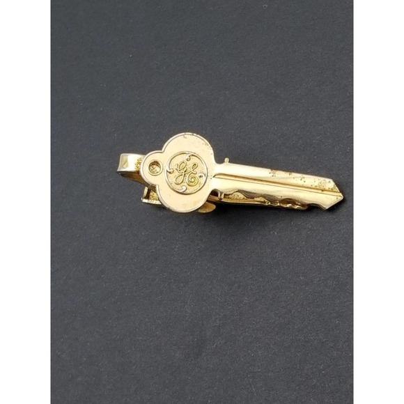 GE Key Tie Clip Gold Tone General Electric Advertising Vintage Robbins Attleboro - Picture 1 of 6